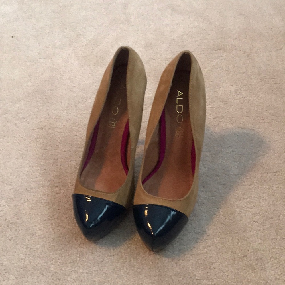 Never worn Aldo pumps. Size 6.5. Suede material